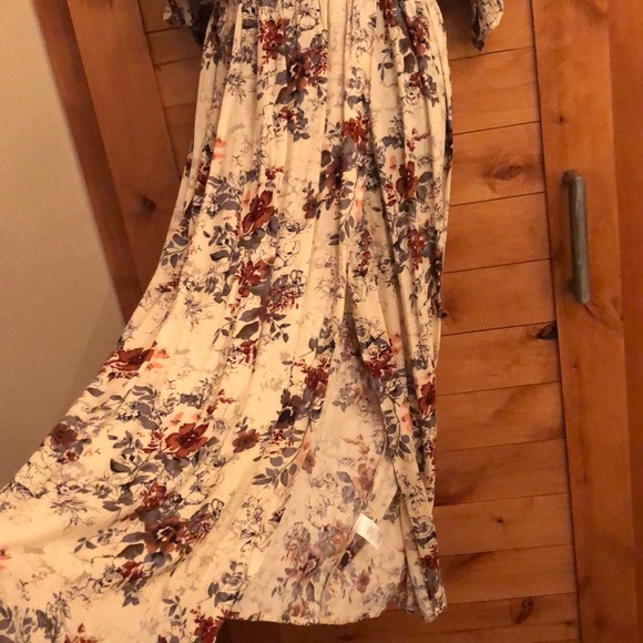 “Hinge” Maxi Dress - Picture 3 of 6